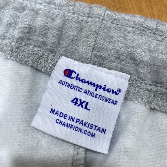 NWT.  Champion, men’s size 4X, shorts. - Picture 7 of 10
